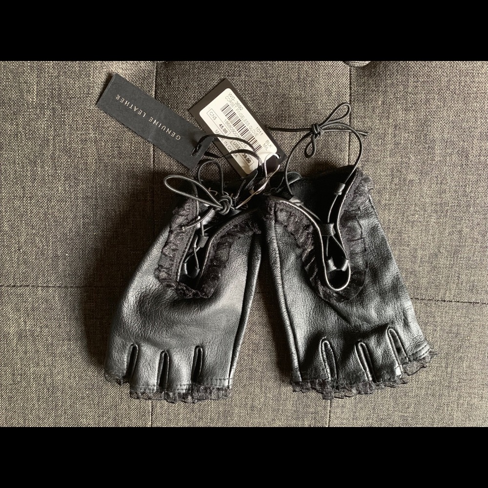 Fingerless leather gloves